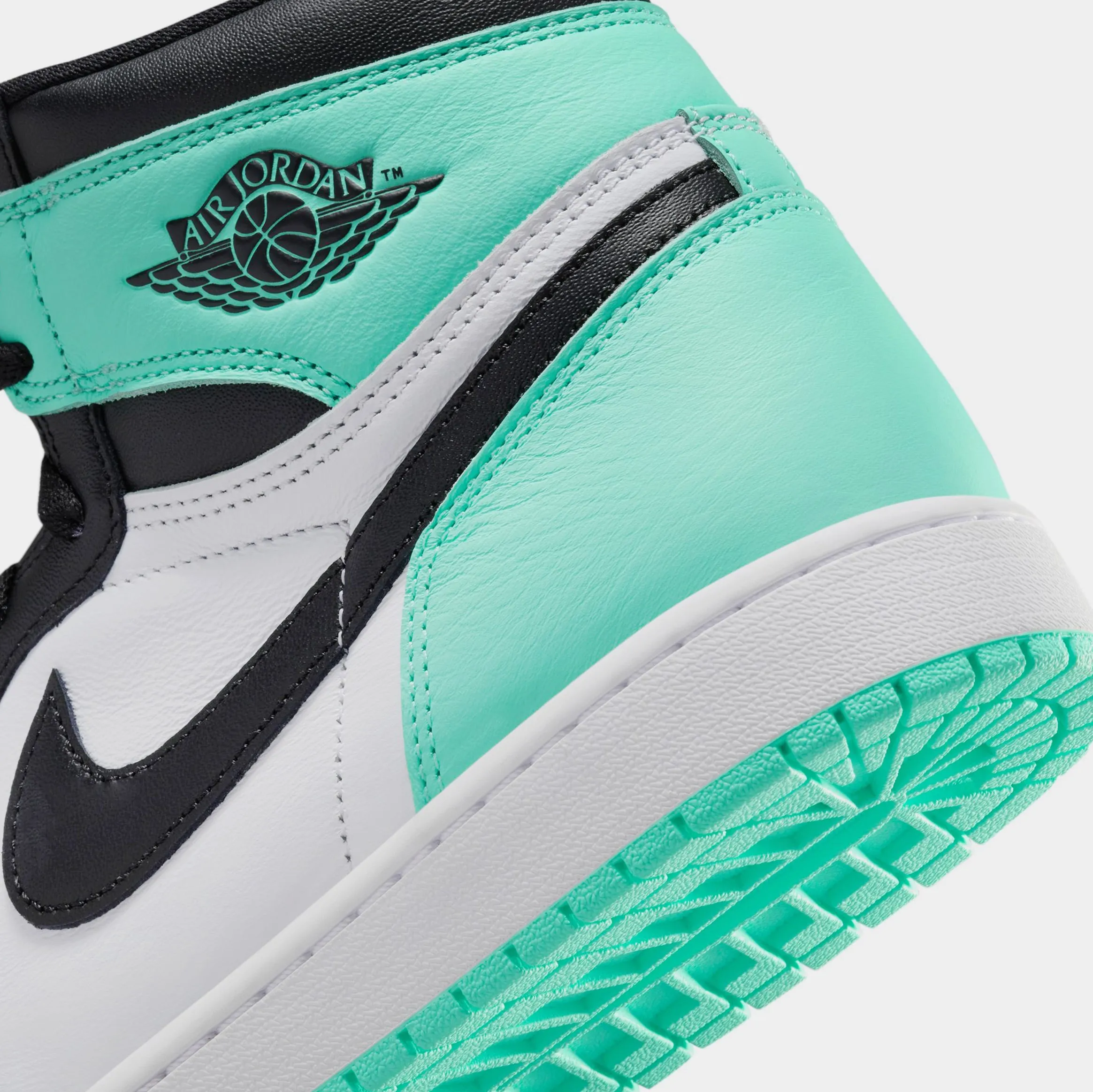 Air Jordan 1 Retro High OG Green Glow Mens Lifestyle Shoes (White/Black/Green Glow)