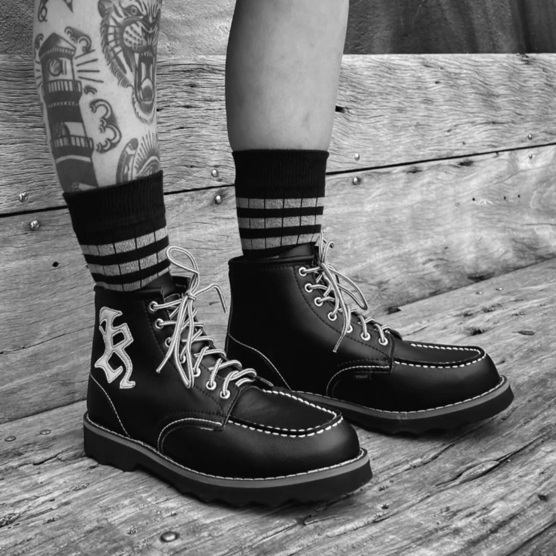 'Redwing' Vegan lace-up work boot by King55 - Black